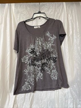 Cato Women’s Gray Floral Graphic Scoop Neck Tee size 18/20W